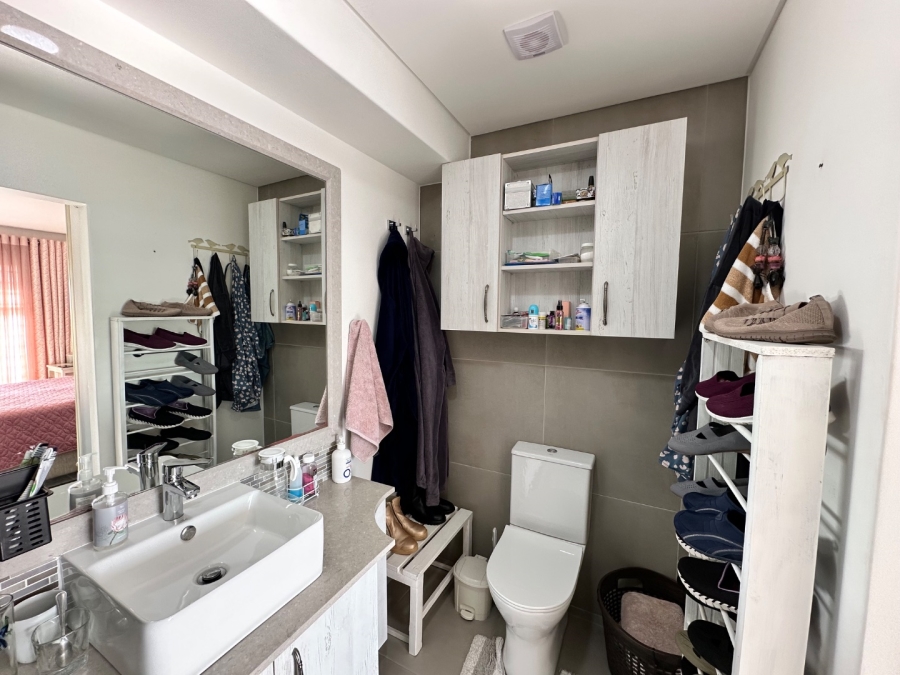 2 Bedroom Property for Sale in Island View Western Cape